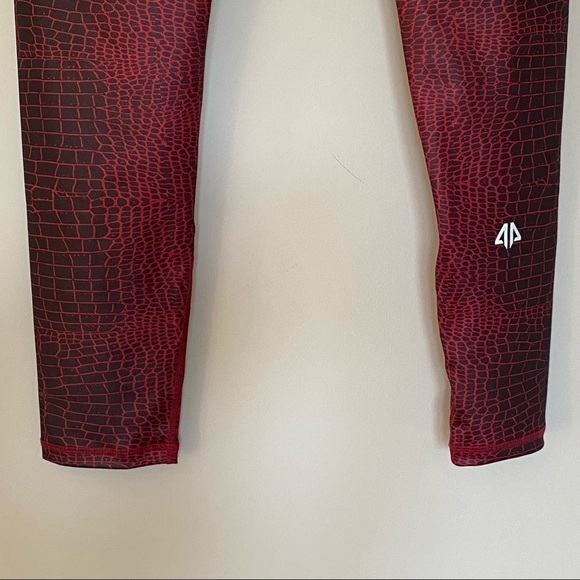 Alpha Prime Apparel Red Black Croc Nile Workout Leggings, Medium - Picture 10 of 13